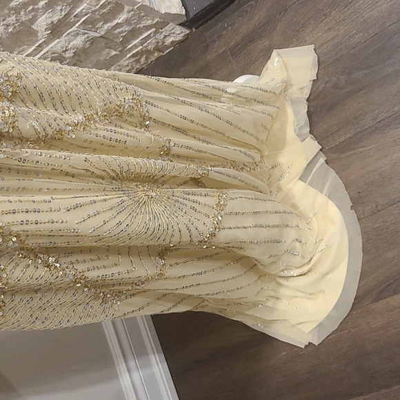 Aiden Mattox sleeveless sequin gown - Picture 4 of 8